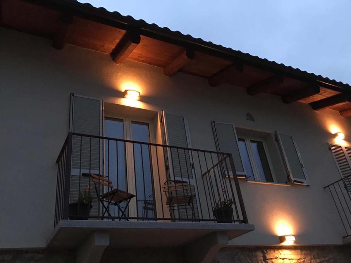 Bed and Breakfast La Luce Delle Colline Serravalle delle Langhe Exterior foto
